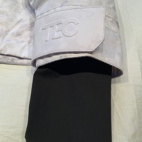 Montec Doom Ski Jacket, Women's XL, White TieDie - Picture 3 of 7